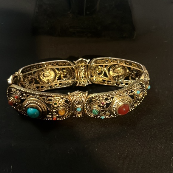 R.J. Graziano Stretch GoldTone Cabachon Bracelets. 2 broken, 2 stretched out. - Picture 5 of 9